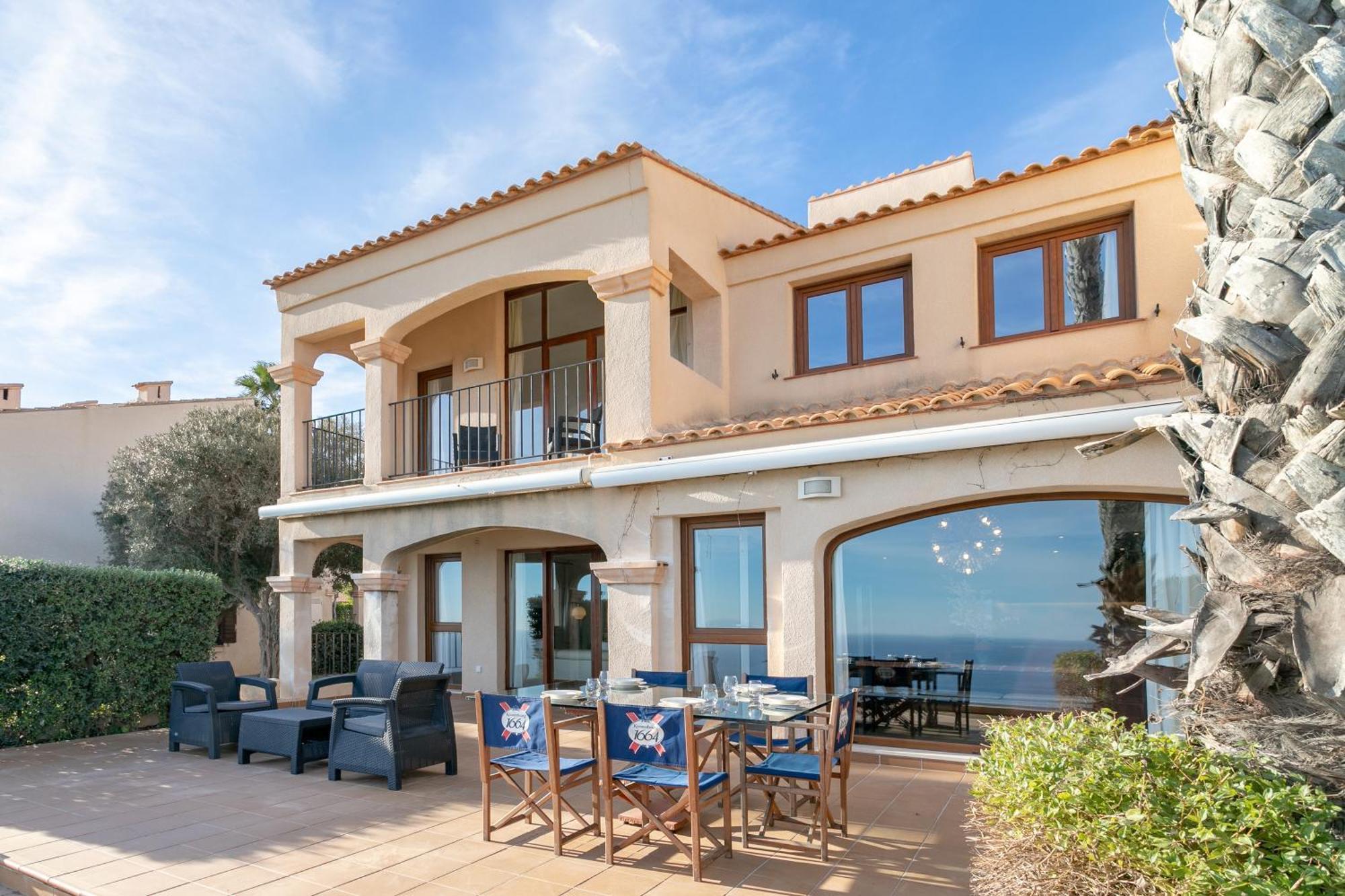 Villa Almela's
